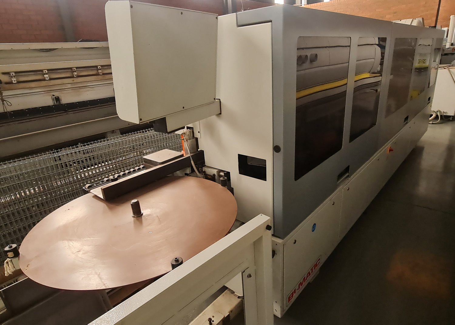 A woodworking edgebander – BI-MATIC CHALLENGE 7.5 delivers high-speed, precision edge processing with an 11 kW motor and 1730 kg frame, making it ideal for workshops needing reliable, professional finishes across varied materials.