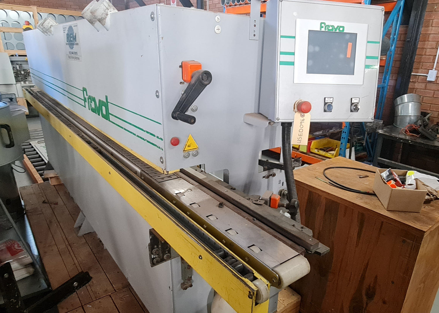 A woodworking edgebander – FRAVOL FAST F600-23 delivers fast, accurate edge processing with a stable 1200 kg frame and versatile performance, making it ideal for modern workshops aiming for high-speed, professional-grade finishes.